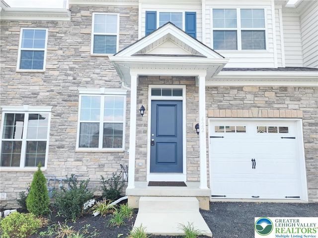 422 Gray Feather Way, Upper Macungie Twp, PA 18104