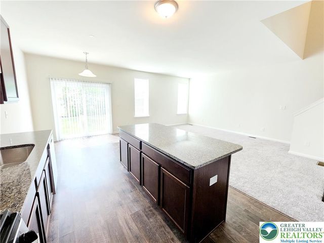 422 Gray Feather Way, Upper Macungie Twp, PA 18104