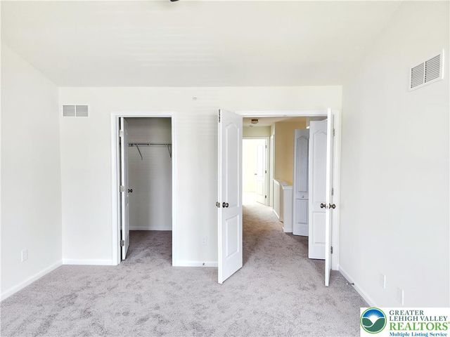 422 Gray Feather Way, Upper Macungie Twp, PA 18104