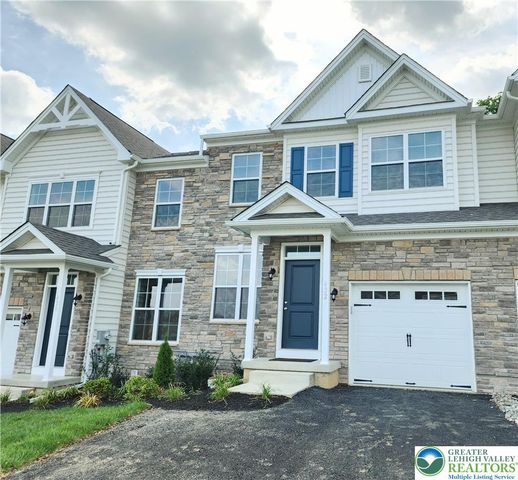 422 Gray Feather Way, Upper Macungie Twp, PA 18104