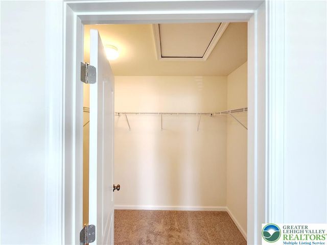 422 Gray Feather Way, Upper Macungie Twp, PA 18104