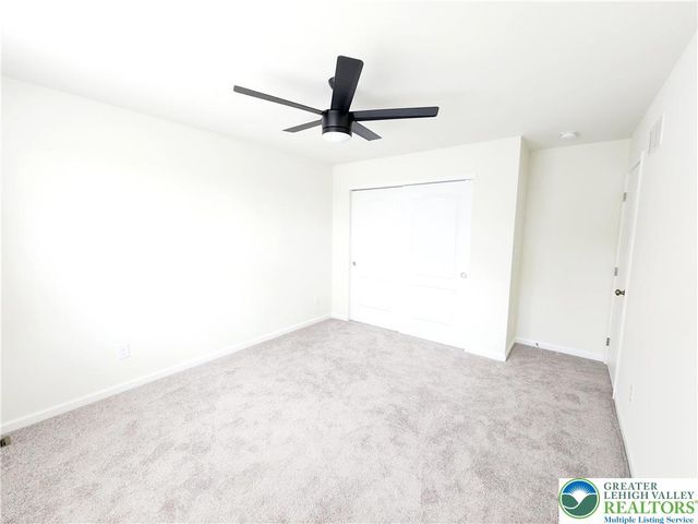 422 Gray Feather Way, Upper Macungie Twp, PA 18104
