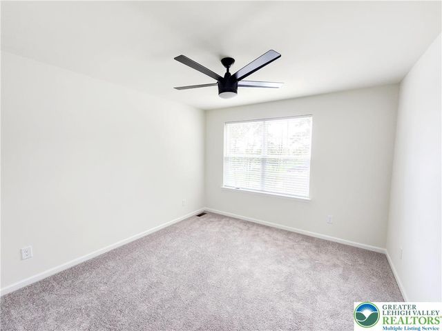 422 Gray Feather Way, Upper Macungie Twp, PA 18104
