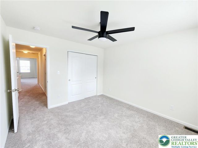422 Gray Feather Way, Upper Macungie Twp, PA 18104