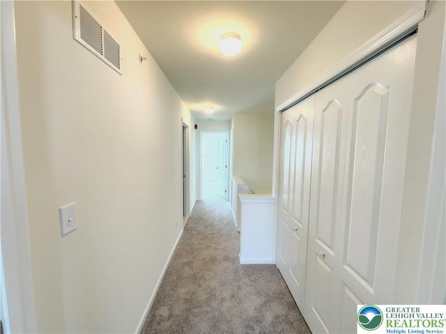 422 Gray Feather Way, Upper Macungie Twp, PA 18104