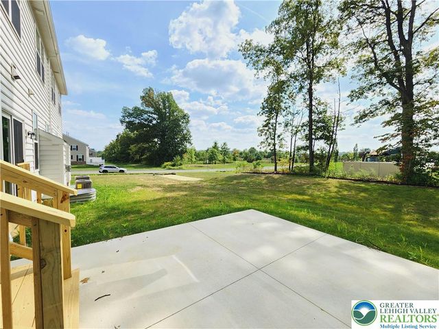 422 Gray Feather Way, Upper Macungie Twp, PA 18104