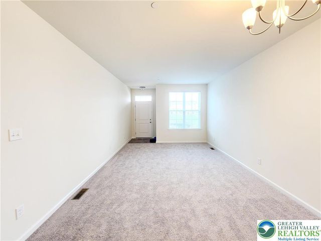 422 Gray Feather Way, Upper Macungie Twp, PA 18104