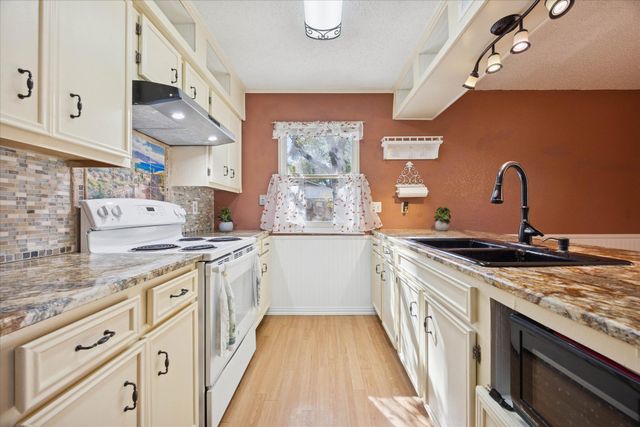 12902 Mystic DR, Manchaca, TX 78652