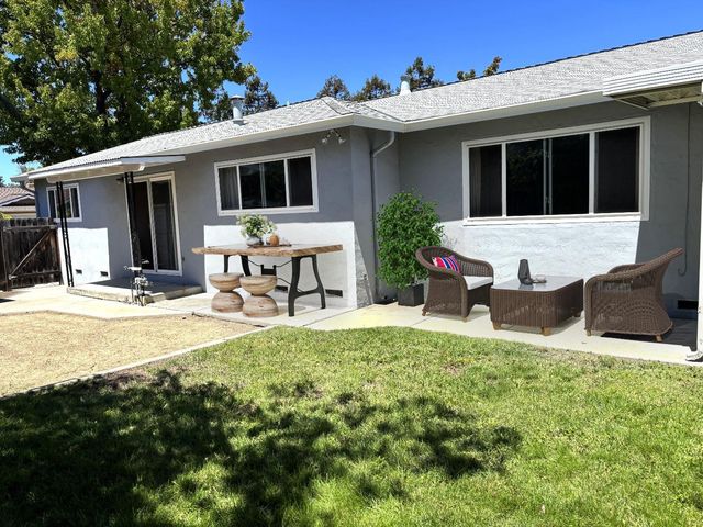 19618 Richwood Drive, Cupertino, CA 95014