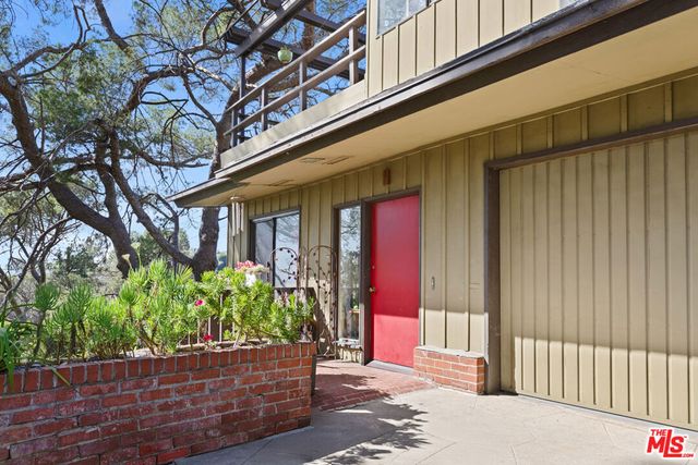 2881 Hollyridge Drive, Los Angeles, CA 90068