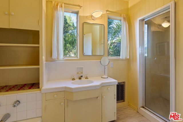 2881 Hollyridge Drive, Los Angeles, CA 90068