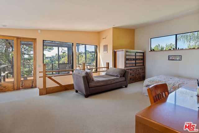 2881 Hollyridge Drive, Los Angeles, CA 90068