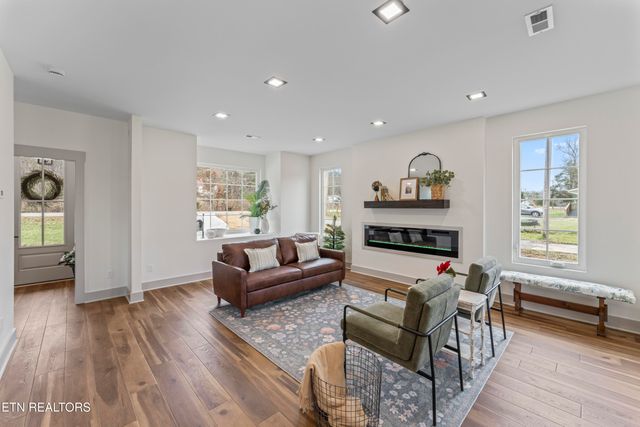 5734 Ball Rd, Knoxville, TN 37931