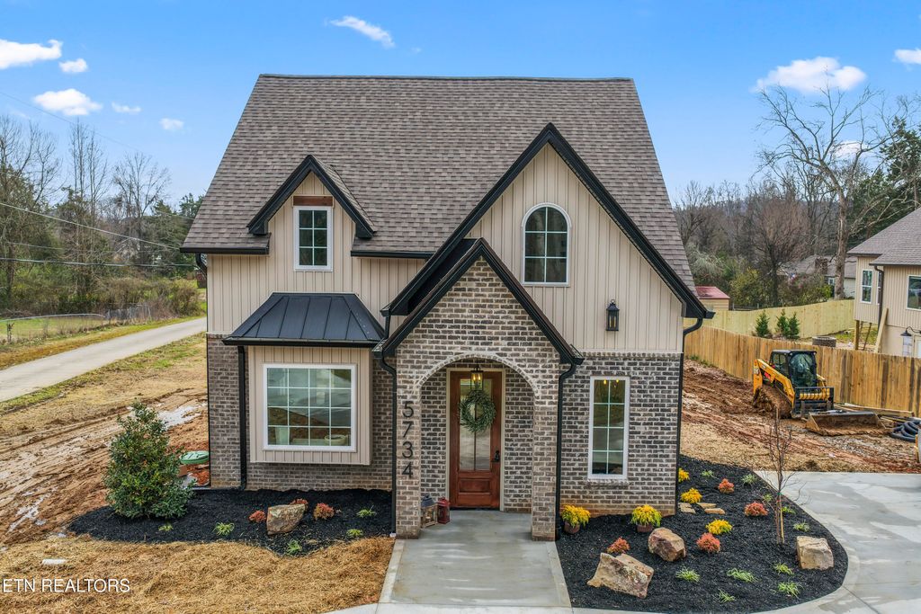 5734 Ball Rd, Knoxville, TN 37931