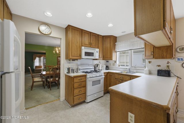 2315 Kira Court, Toms River, NJ 08755