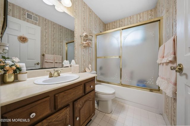 2315 Kira Court, Toms River, NJ 08755