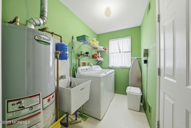 2315 Kira Court, Toms River, NJ 08755