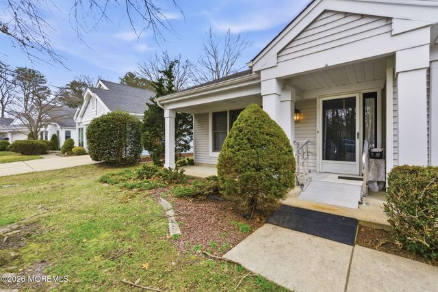 2315 Kira Court, Toms River, NJ 08755