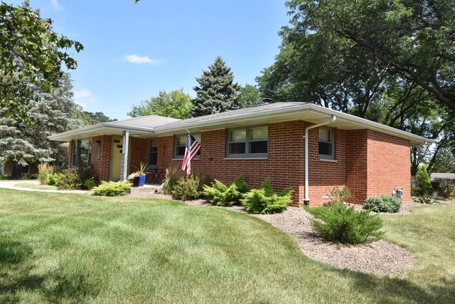 2540 Sheraton ROAD, Brookfield, WI 53005