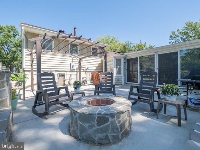 5705 BUCKINGHAM PALACE CT, Alexandria, VA 22315