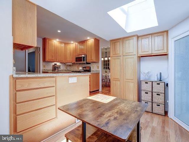 5705 BUCKINGHAM PALACE CT, Alexandria, VA 22315