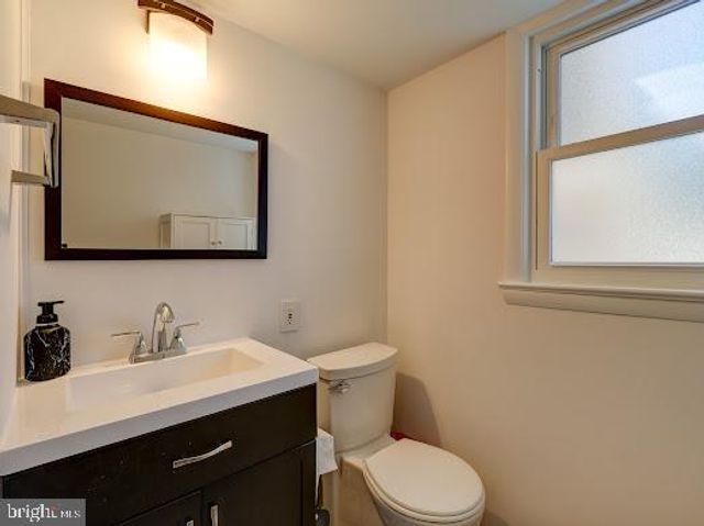 5705 BUCKINGHAM PALACE CT, Alexandria, VA 22315