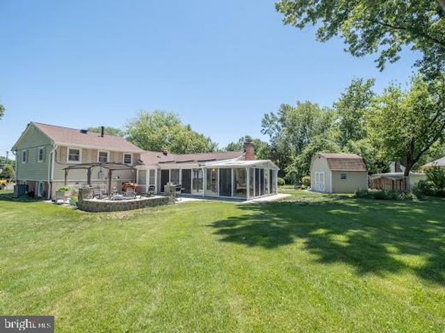 5705 BUCKINGHAM PALACE CT, Alexandria, VA 22315