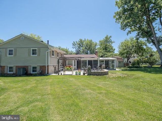5705 BUCKINGHAM PALACE CT, Alexandria, VA 22315