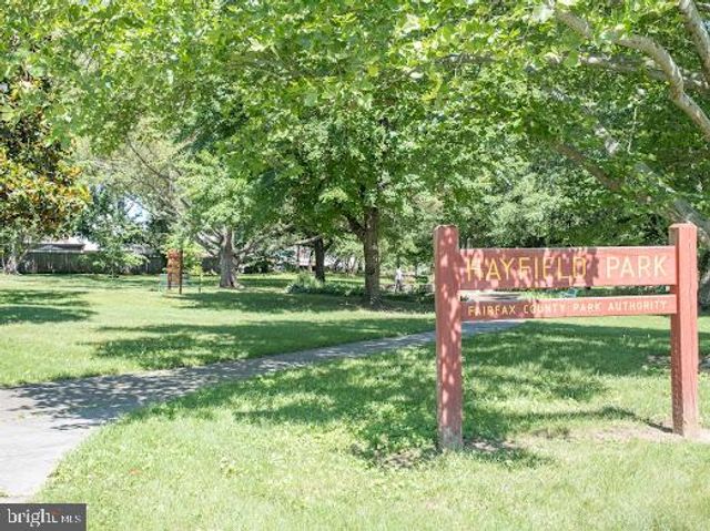 5705 BUCKINGHAM PALACE CT, Alexandria, VA 22315