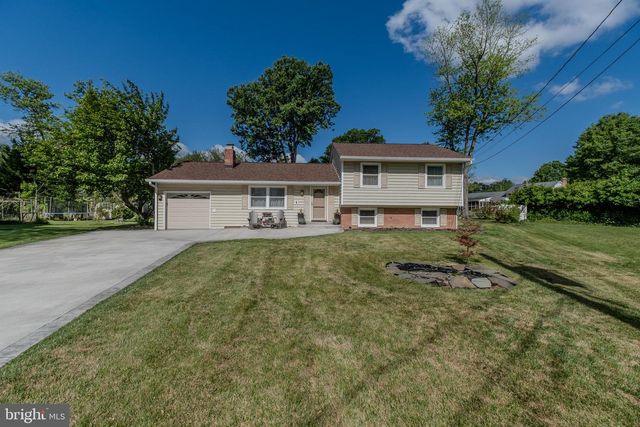 5705 BUCKINGHAM PALACE CT, Alexandria, VA 22315