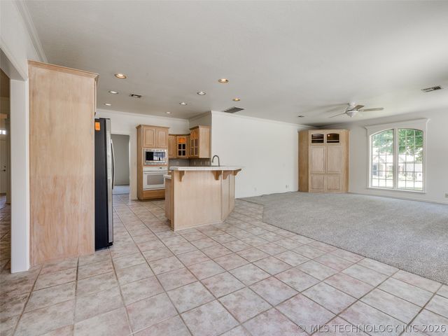 9808 E 84th Street North, Owasso, OK 74055
