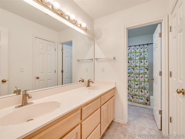 9808 E 84th Street North, Owasso, OK 74055