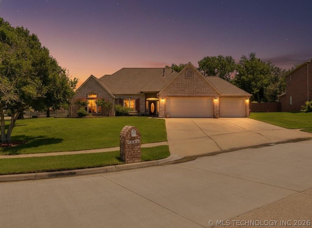 9808 E 84th Street North, Owasso, OK 74055