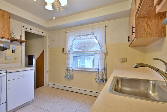 8916 Cherry Avenue, River Grove, IL 60171