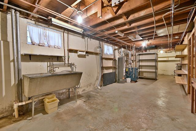 8916 Cherry Avenue, River Grove, IL 60171