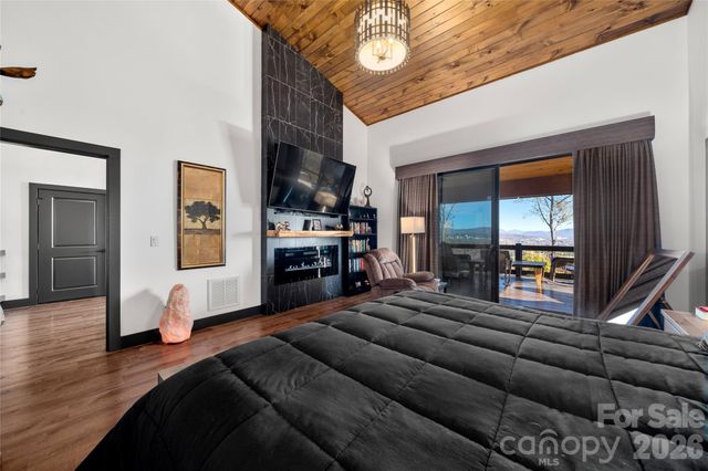 41 Ben Lippen School Road, Asheville, NC 28806