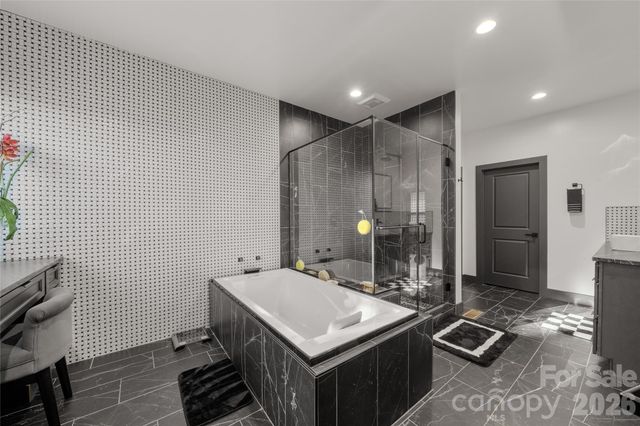 41 Ben Lippen School Road, Asheville, NC 28806