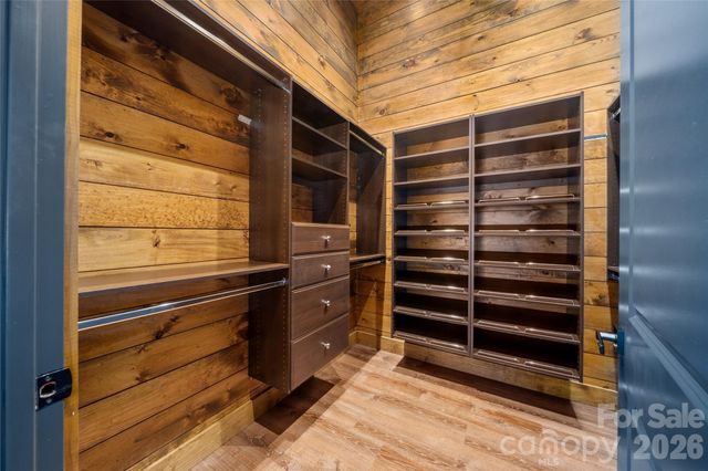 41 Ben Lippen School Road, Asheville, NC 28806