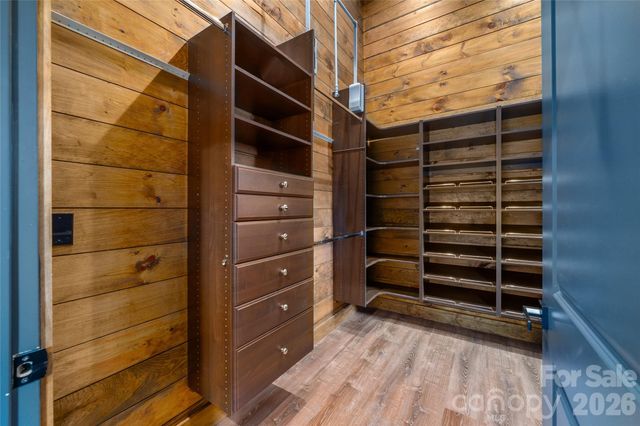 41 Ben Lippen School Road, Asheville, NC 28806