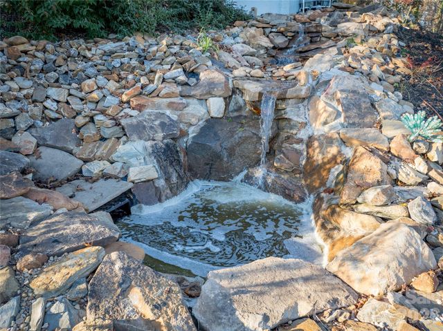 41 Ben Lippen School Road, Asheville, NC 28806