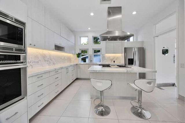621 N Mashta Drive, Key Biscayne, FL 33149