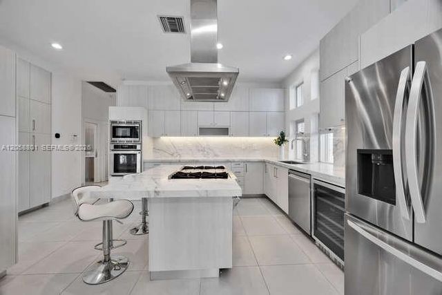 621 N Mashta Drive, Key Biscayne, FL 33149