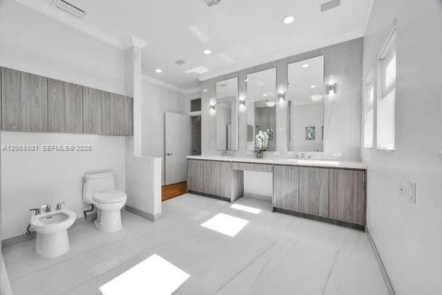 621 N Mashta Drive, Key Biscayne, FL 33149