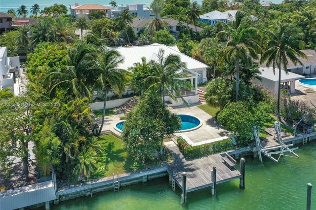 621 N Mashta Drive, Key Biscayne, FL 33149