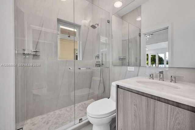 621 N Mashta Drive, Key Biscayne, FL 33149