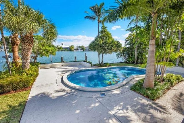 621 N Mashta Drive, Key Biscayne, FL 33149