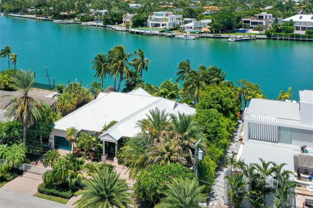 621 N Mashta Drive, Key Biscayne, FL 33149