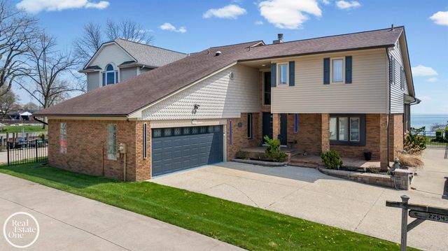 22539 Maple Street, St Clair Shores, MI 48081
