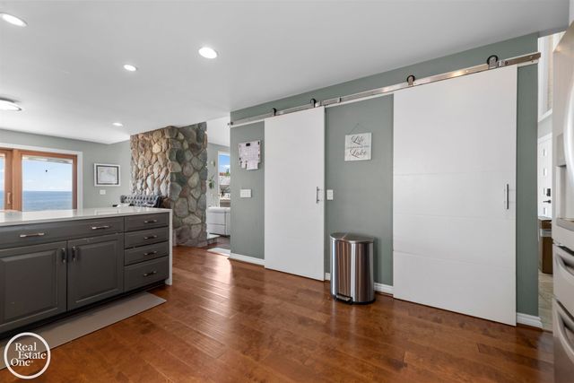 22539 Maple Street, St Clair Shores, MI 48081