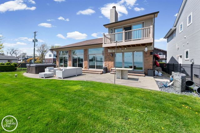 22539 Maple Street, St Clair Shores, MI 48081